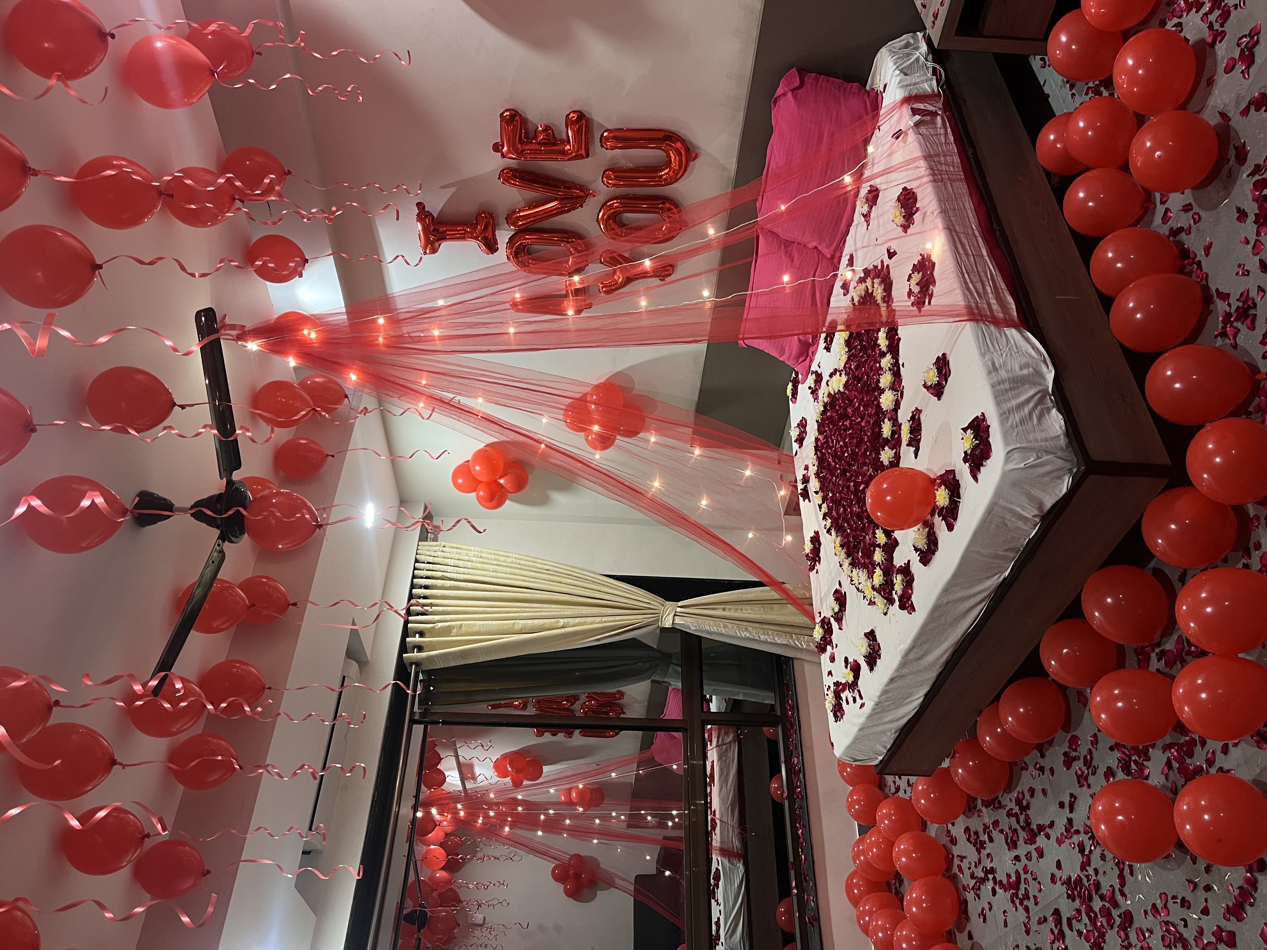 Wedding first night room decoration 
