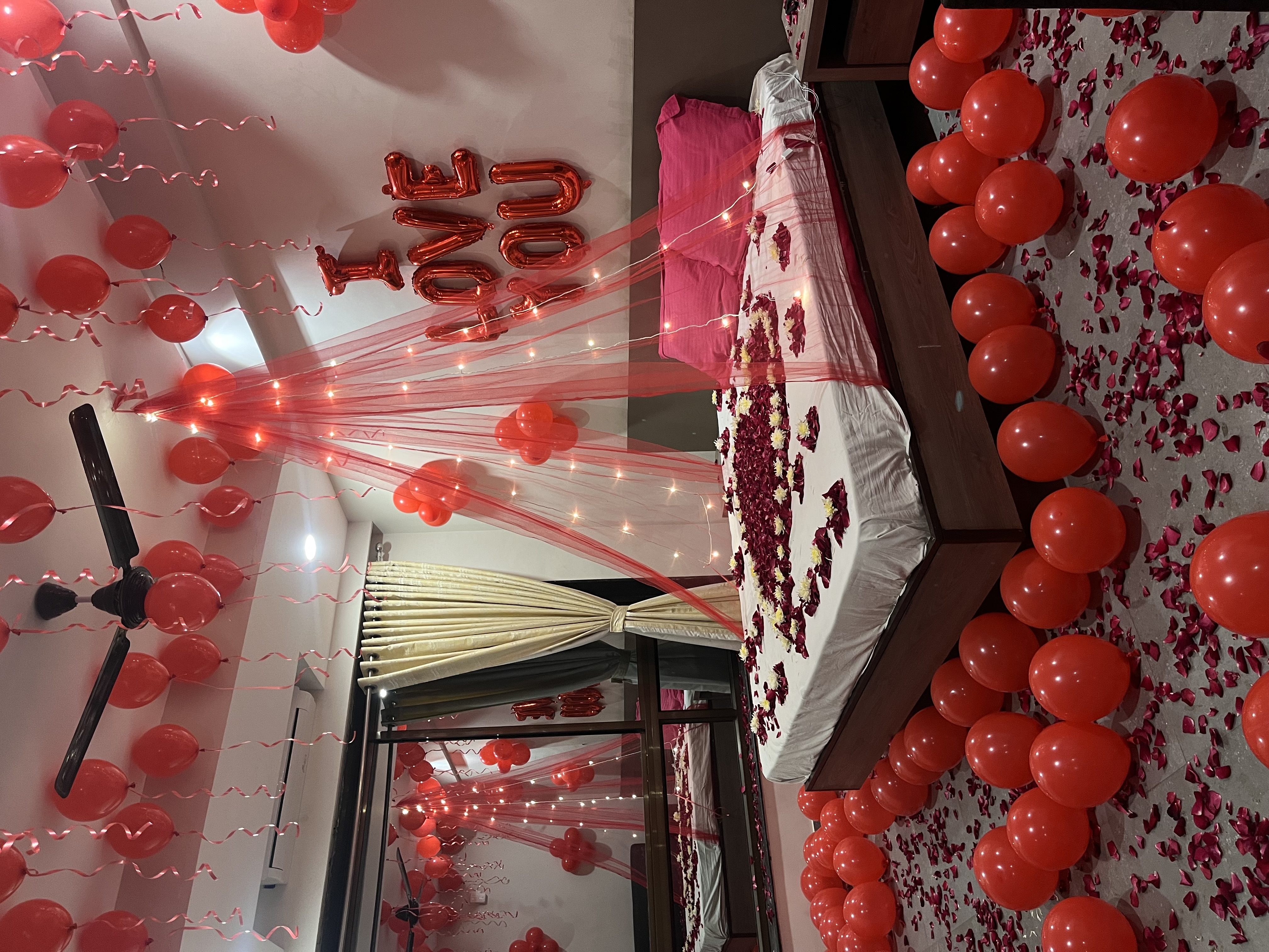 Wedding first night room decoration 
