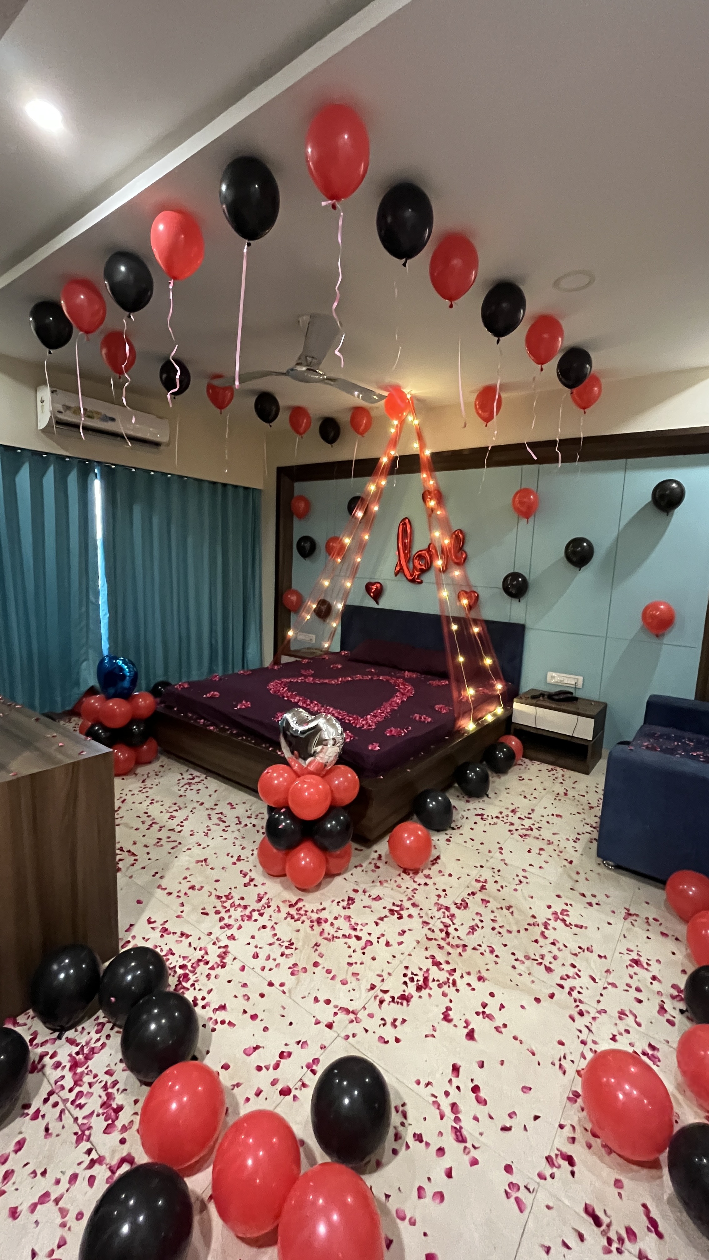 Wedding first night room decoration 